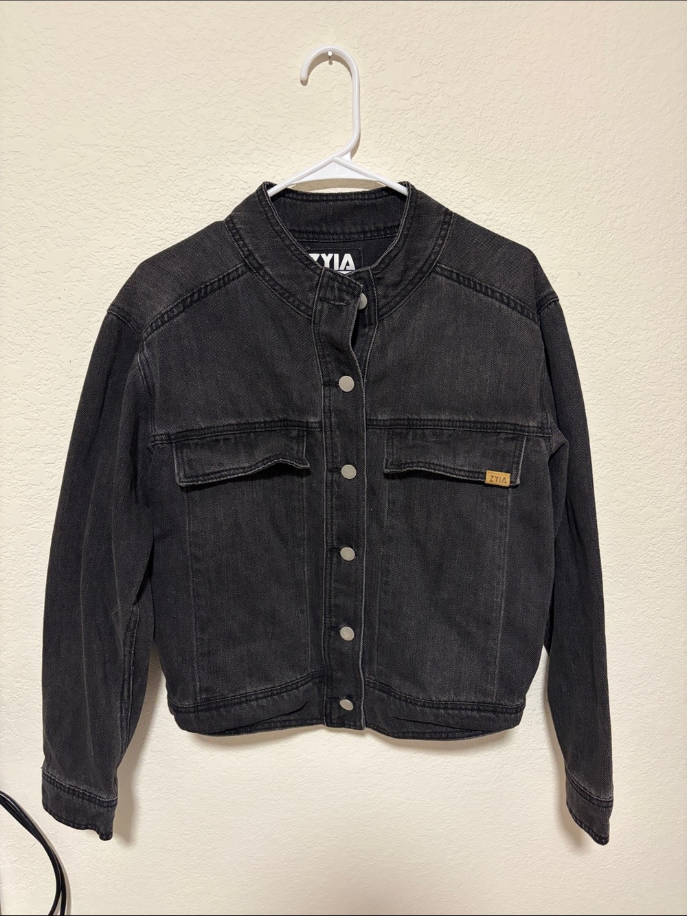 ZYIA Active Black Crossroads Denim Jacket - Size Medium
